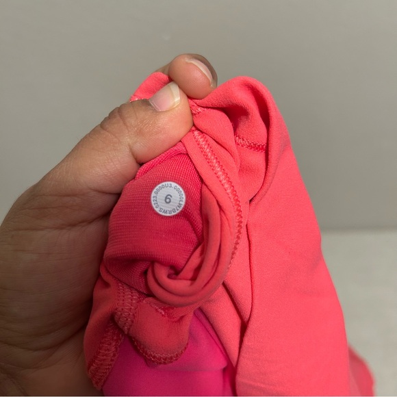 Lululemon Align High-Rise Short 6"
Lip Gloss Red Pink Nulu Size 6 - Picture 4 of 7